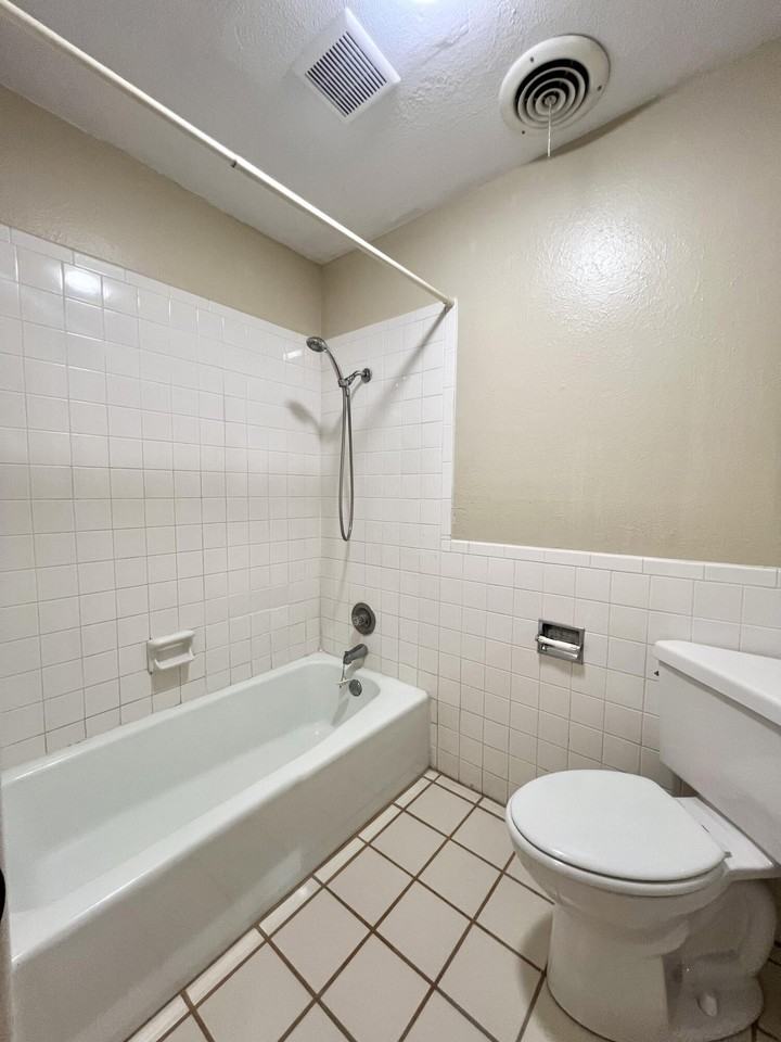 5113 13th St #A - Photo 6 of 25