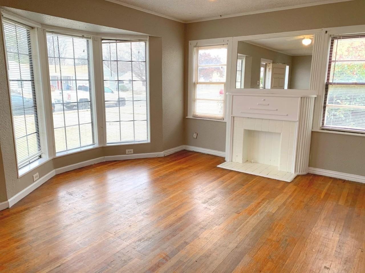 2123 30th St - Photo 3 of 14