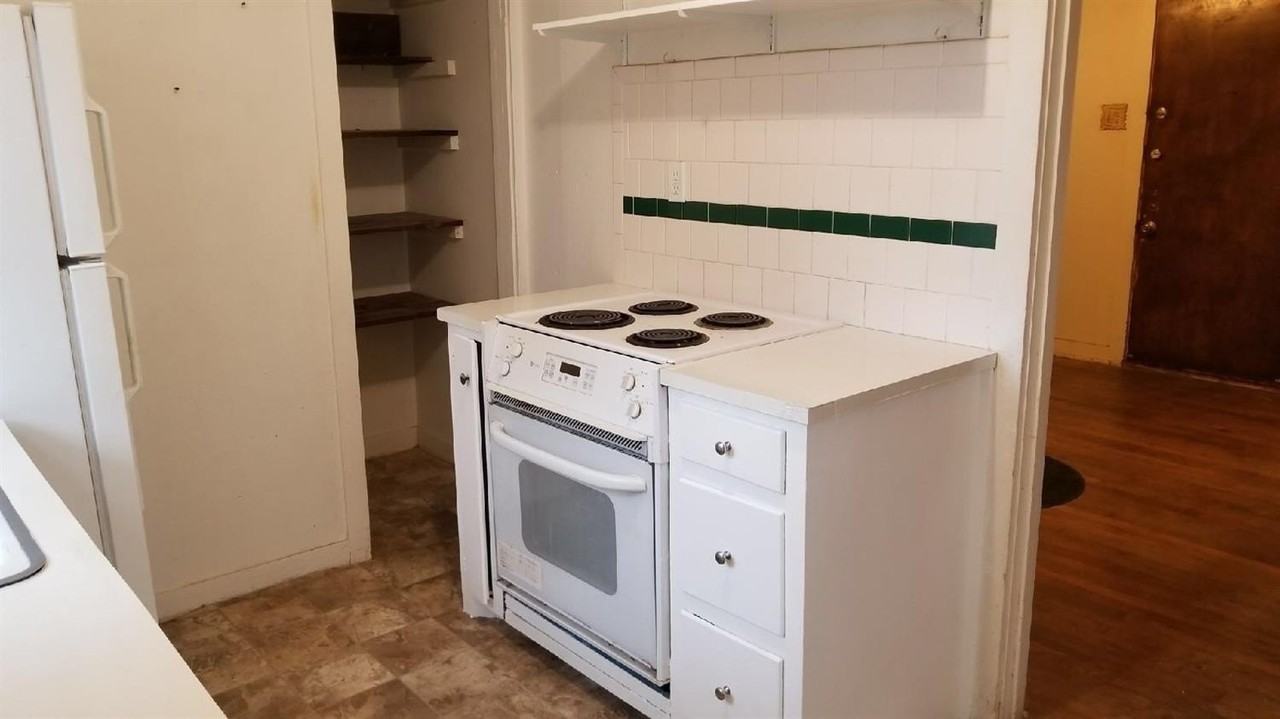 2612 27th St - Photo 3 of 6