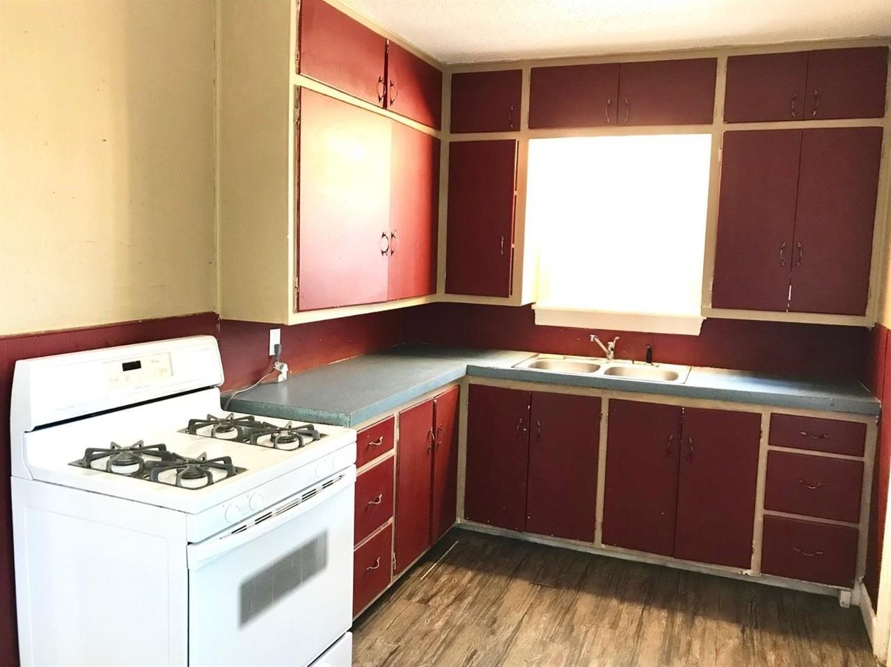 3016 30th St - Photo 4 of 8