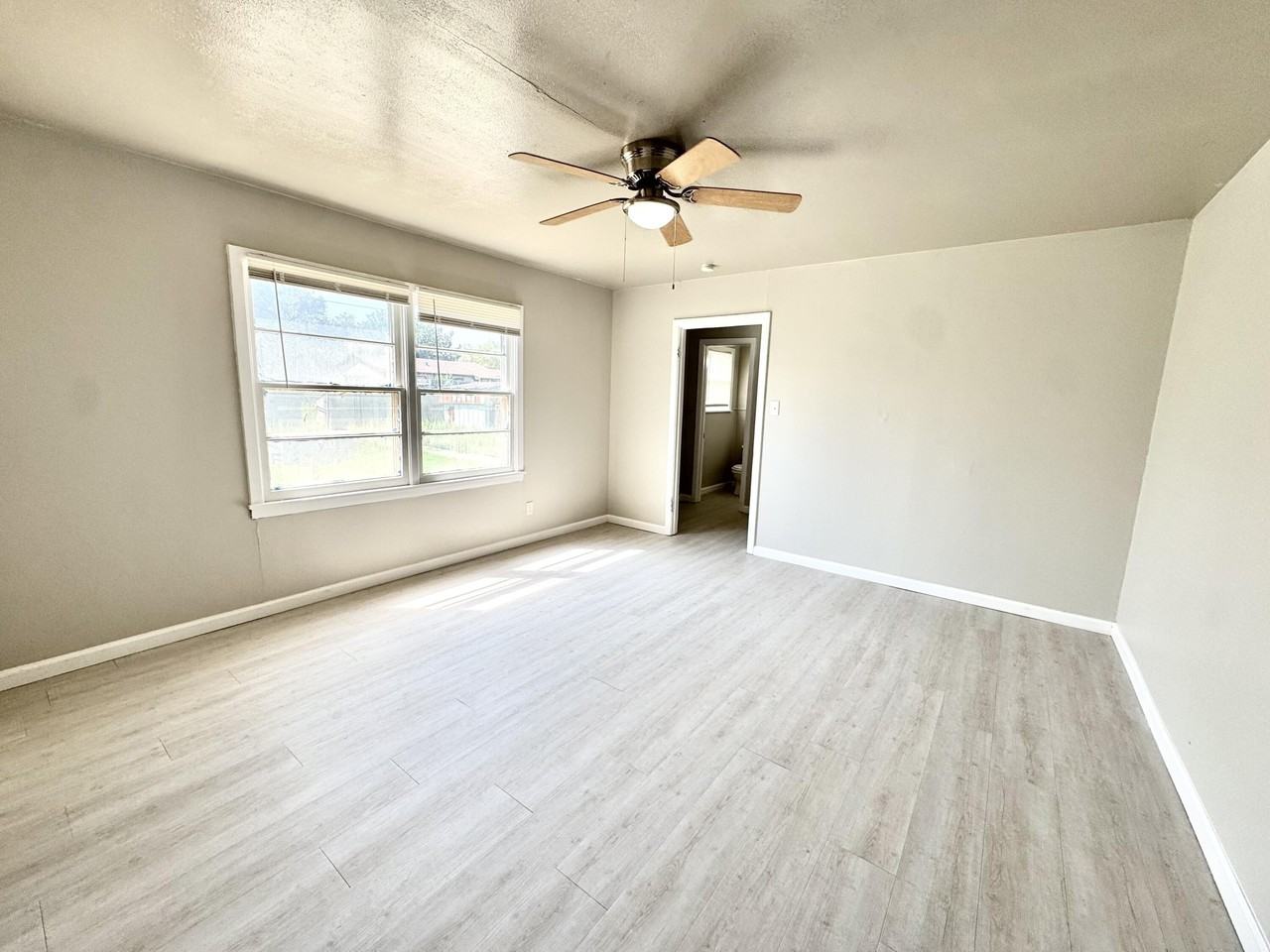 3805 35th St - Photo 6 of 11