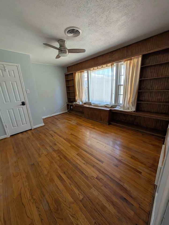 3820 32nd St - Photo 7 of 11
