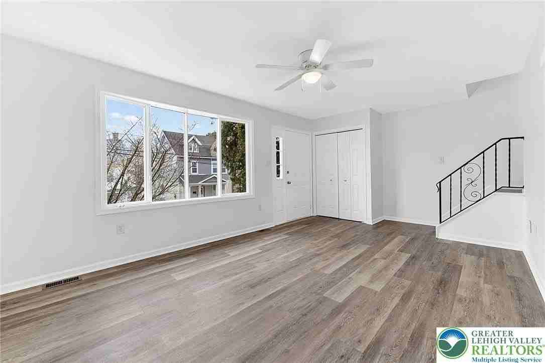 708 Cherokee St - Photo 3 of 24