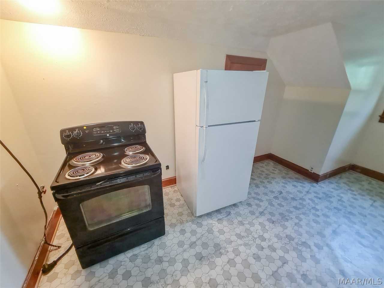 2305 Yancey Ave #B - Photo 6 of 19