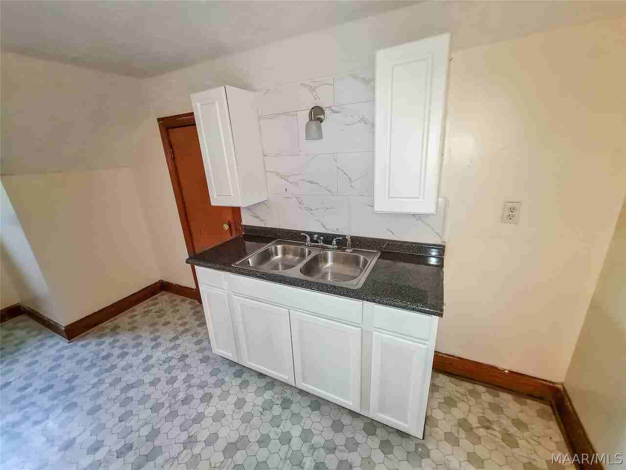 2305 Yancey Ave #B - Photo 7 of 19