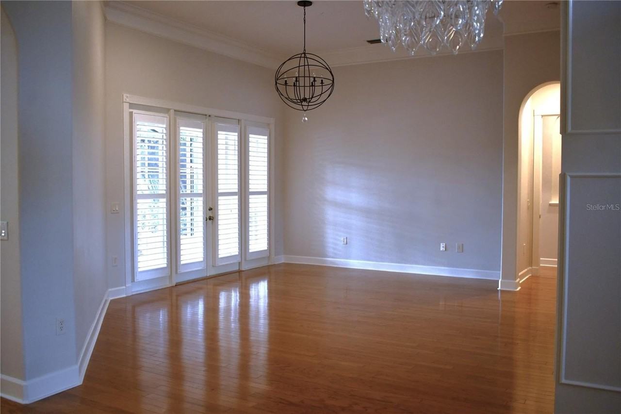 4910 Old Creek Dr - Photo 5 of 28