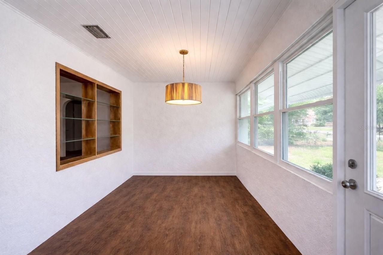 403 E Johnson Ave - Photo 2 of 8