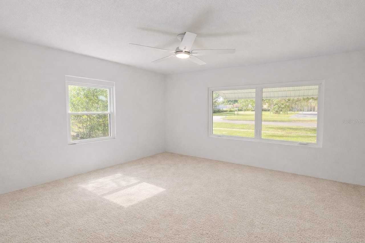 403 E Johnson Ave - Photo 5 of 8