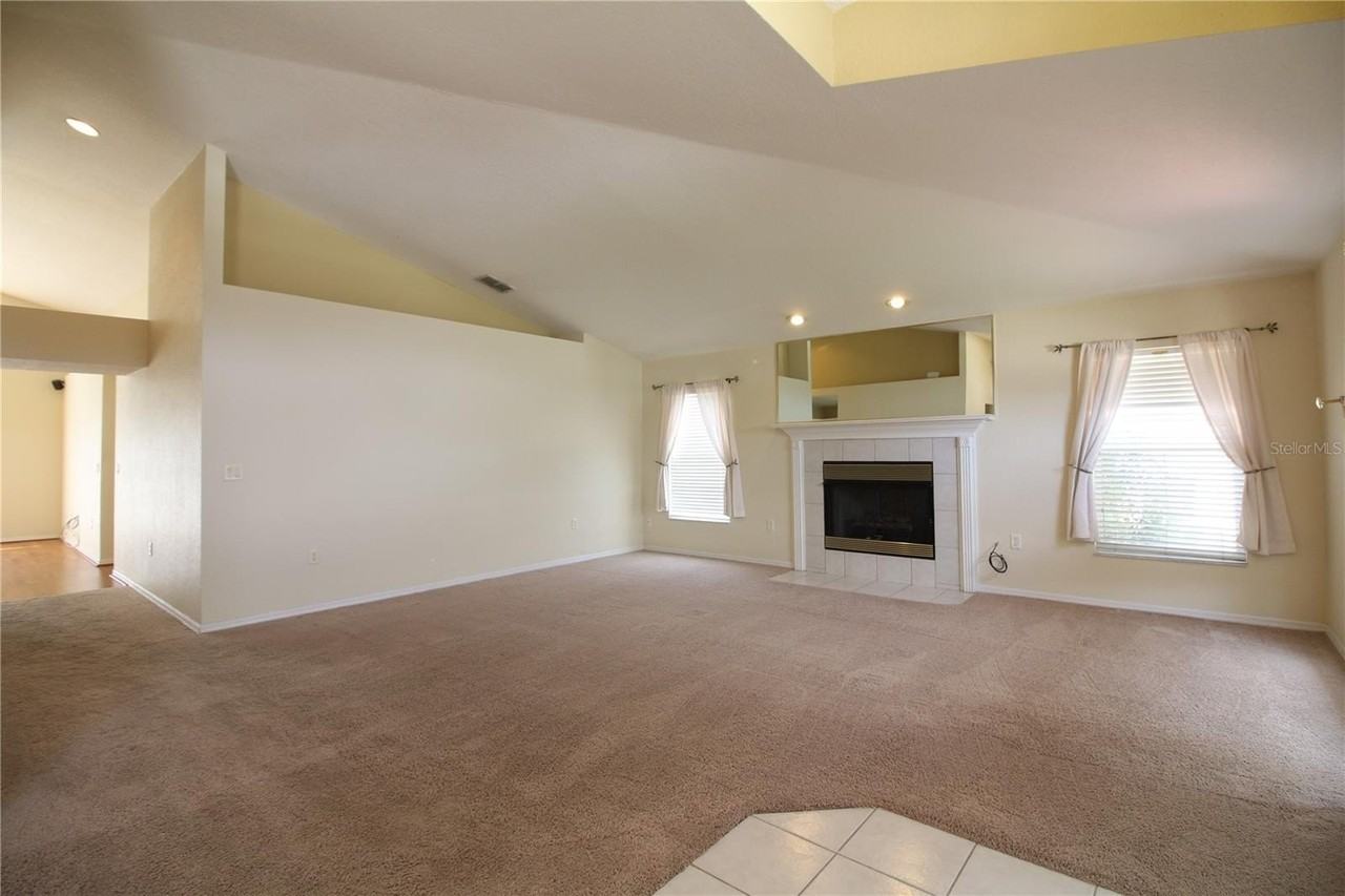 2313 Colony Club Dr - Photo 4 of 23