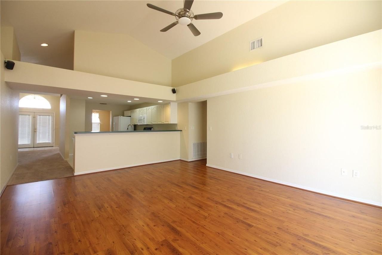 2313 Colony Club Dr - Photo 5 of 23