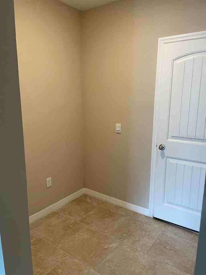 10042 Salt Point Dr - Photo 5 of 19