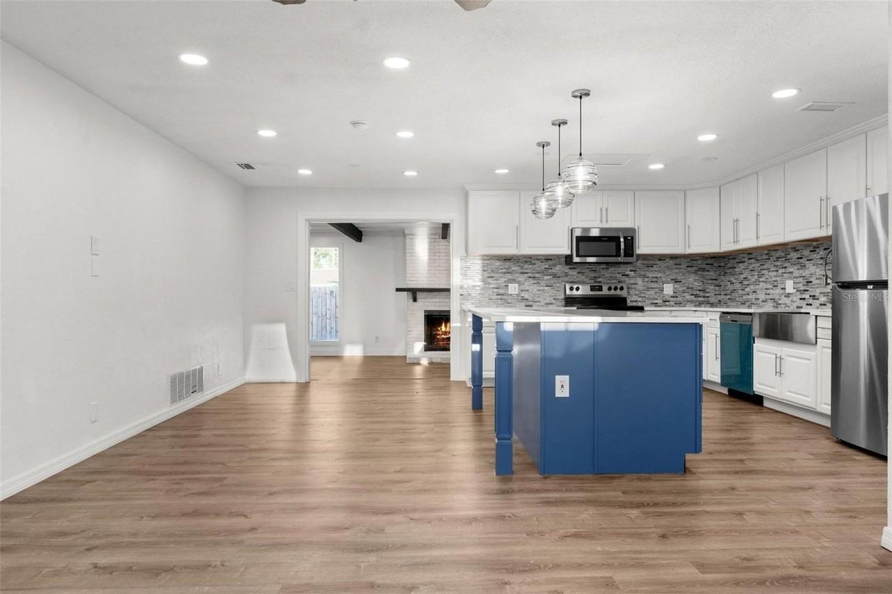 2203 Nottingham Rd - Photo 5 of 32