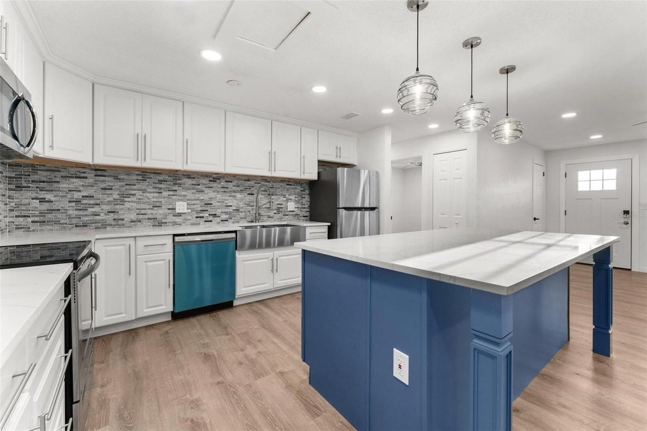 2203 Nottingham Rd - Photo 6 of 32