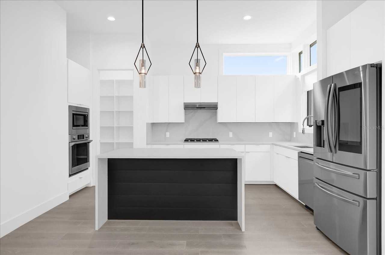 1776 Mondrian Cir - Photo 7 of 44