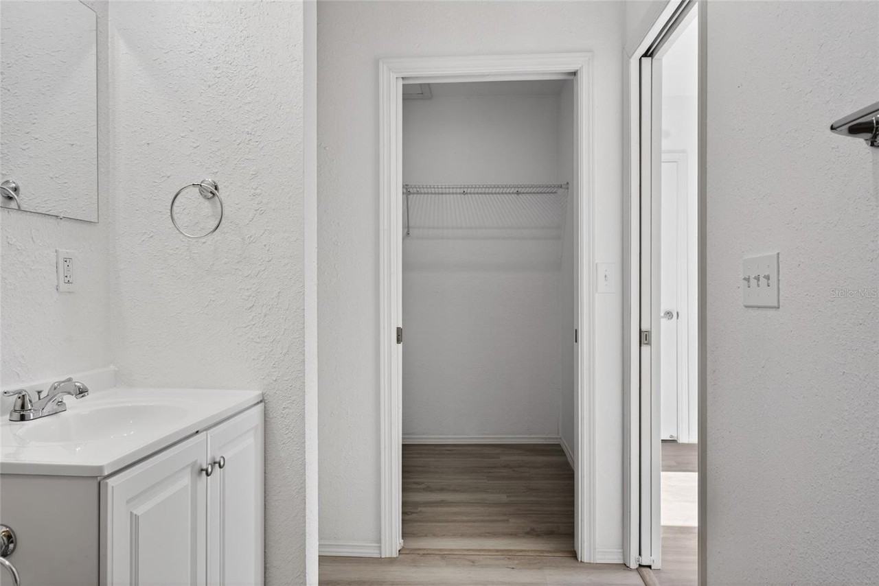 536 Royal Palm Dr - Photo 5 of 14