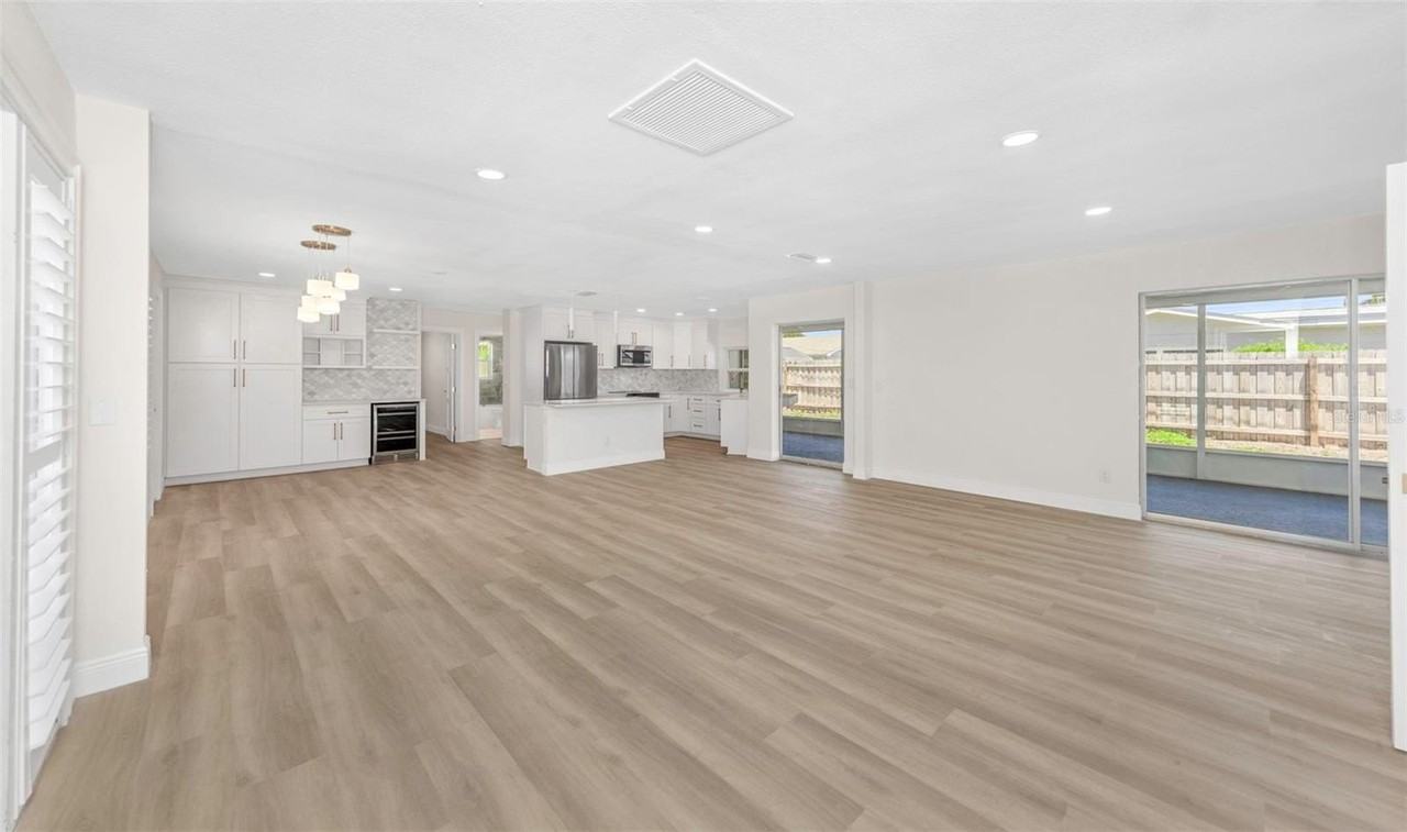 1949 Dolphin Blvd S - Photo 4 of 50