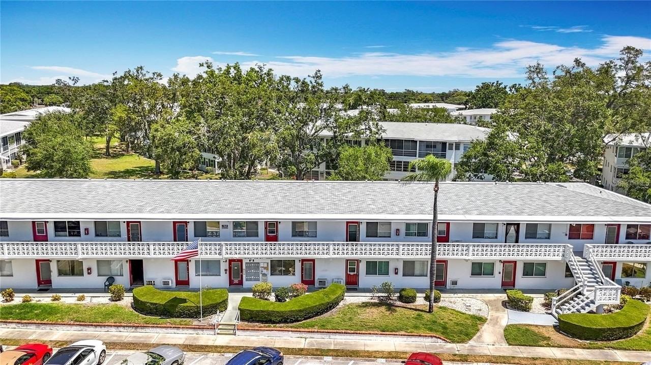 8425 112th St #104 - Photo 2 of 31