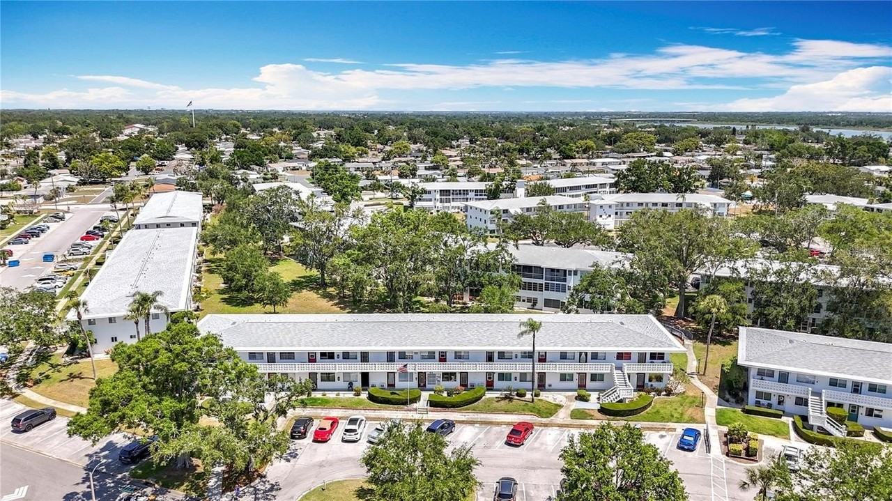 8425 112th St #104 - Photo 3 of 31