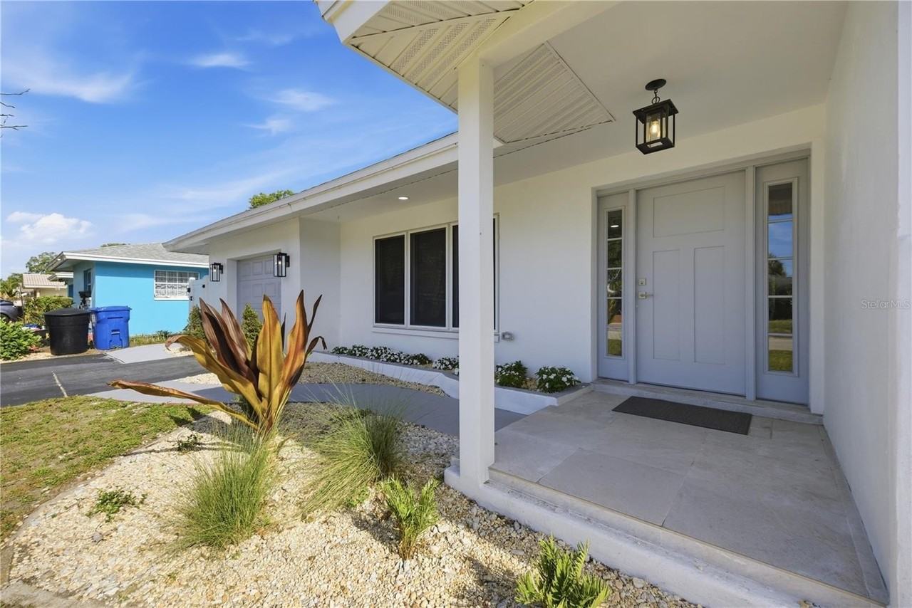 1301 62nd Ter S - Photo 2 of 18