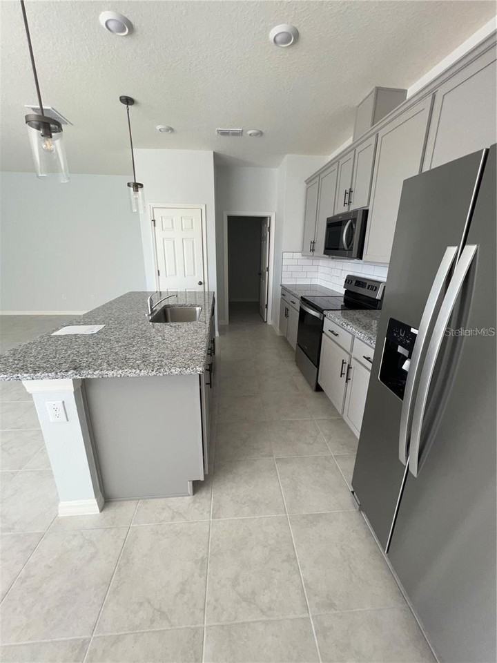 2580 89th Street Cir E - Photo 2 of 14