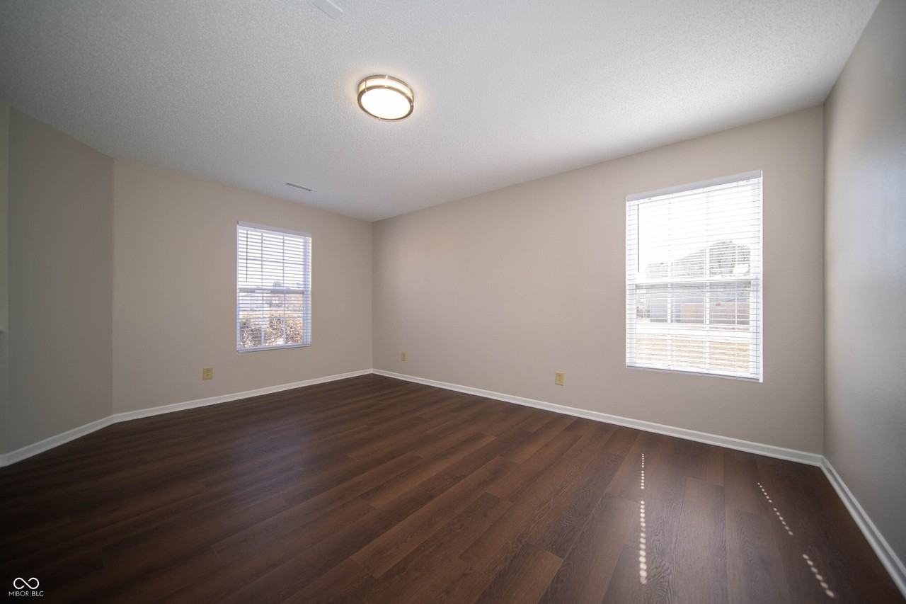 1566 Howell Dr - Photo 7 of 26