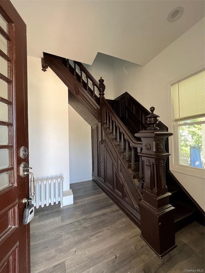 264 S Ocean Ave - Photo 2 of 9