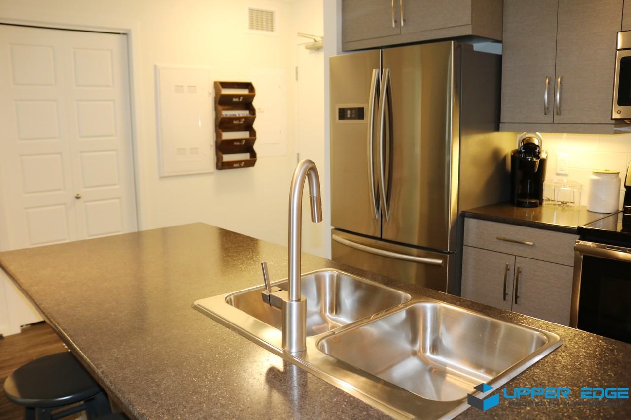 670 Hugo Street South - Photo 4 of 20