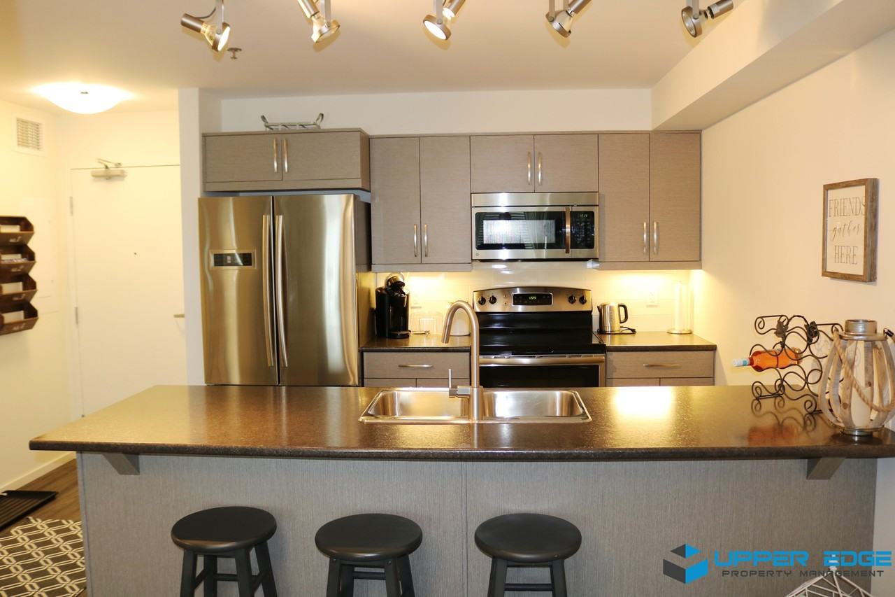 670 Hugo Street South - Photo 5 of 20