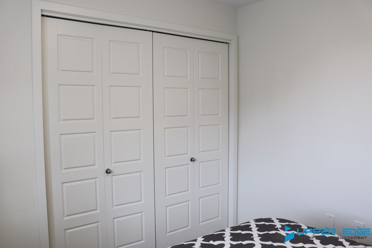 670 Hugo Street South - Photo 6 of 20