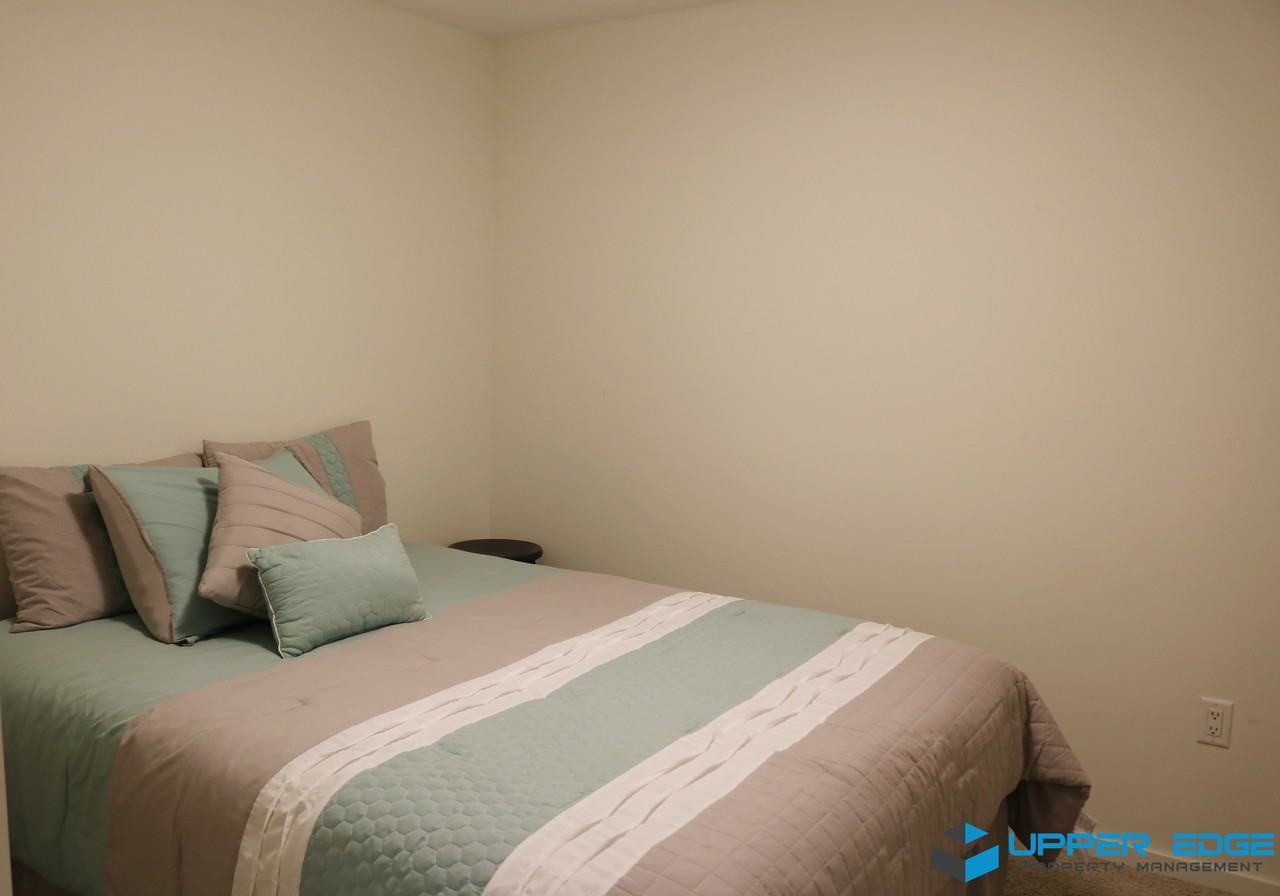 670 Hugo Street South - Photo 7 of 20