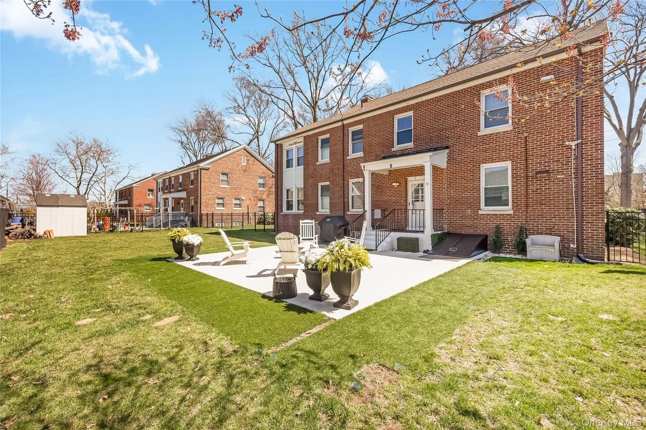 312 Ellington Ave E - Photo 6 of 32