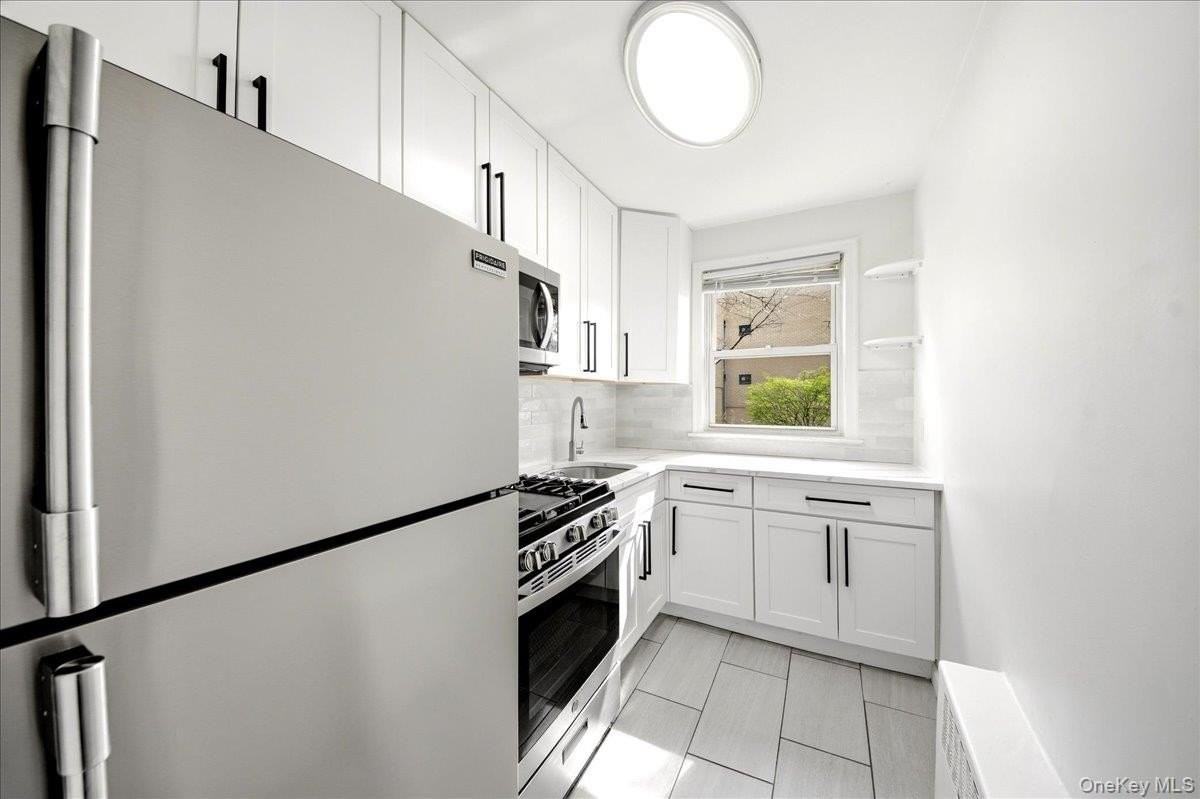 12 Wainwright Ave #1B - Photo 2 of 14