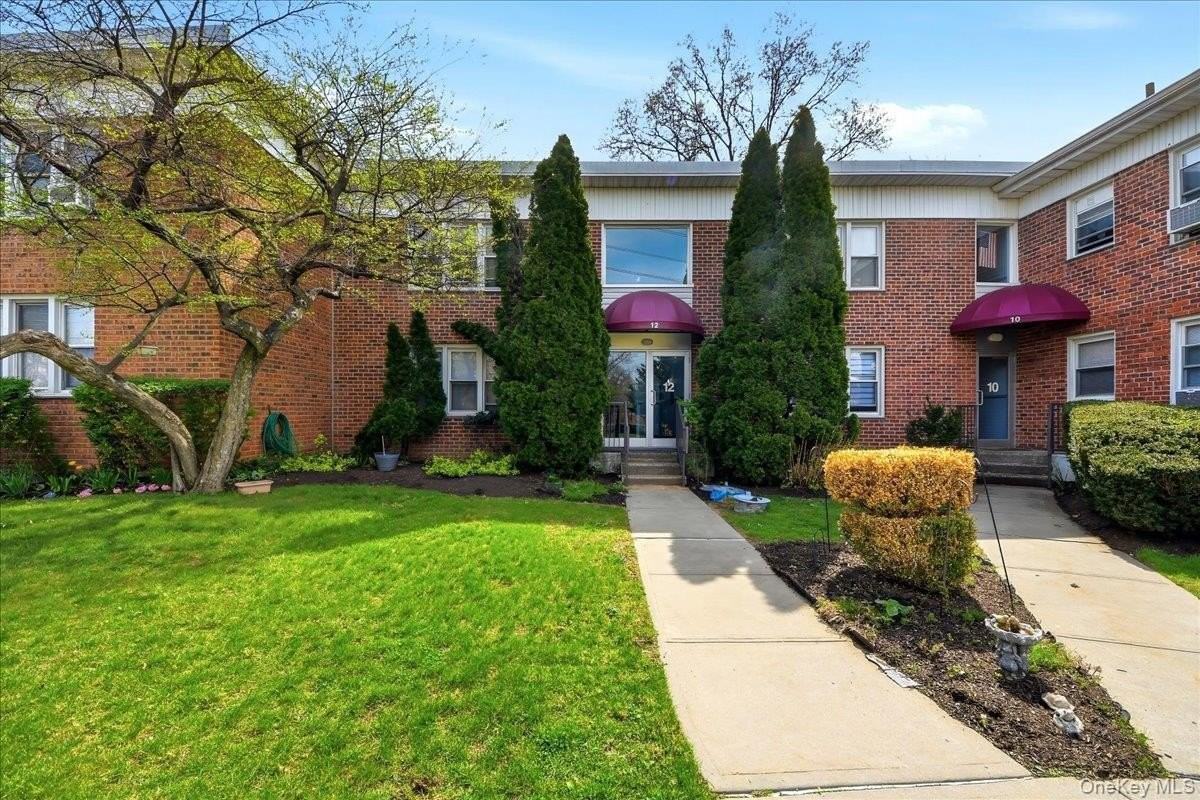 12 Wainwright Ave #1B - Photo 3 of 14