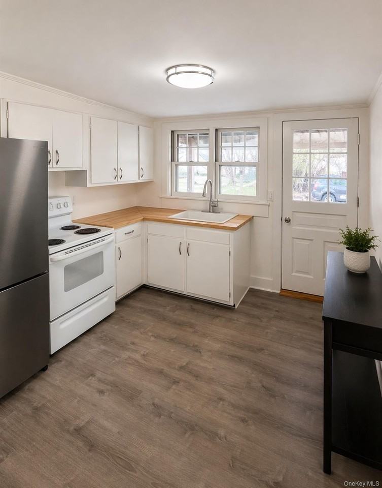 72 Main St #2A - Photo 2 of 7