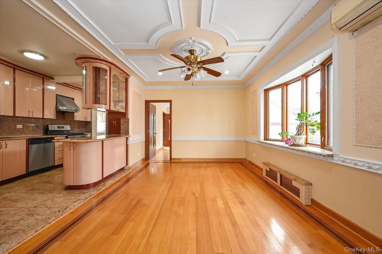 6342 Alderton St - Photo 5 of 23