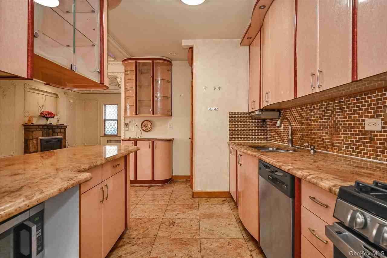 6342 Alderton St - Photo 6 of 23