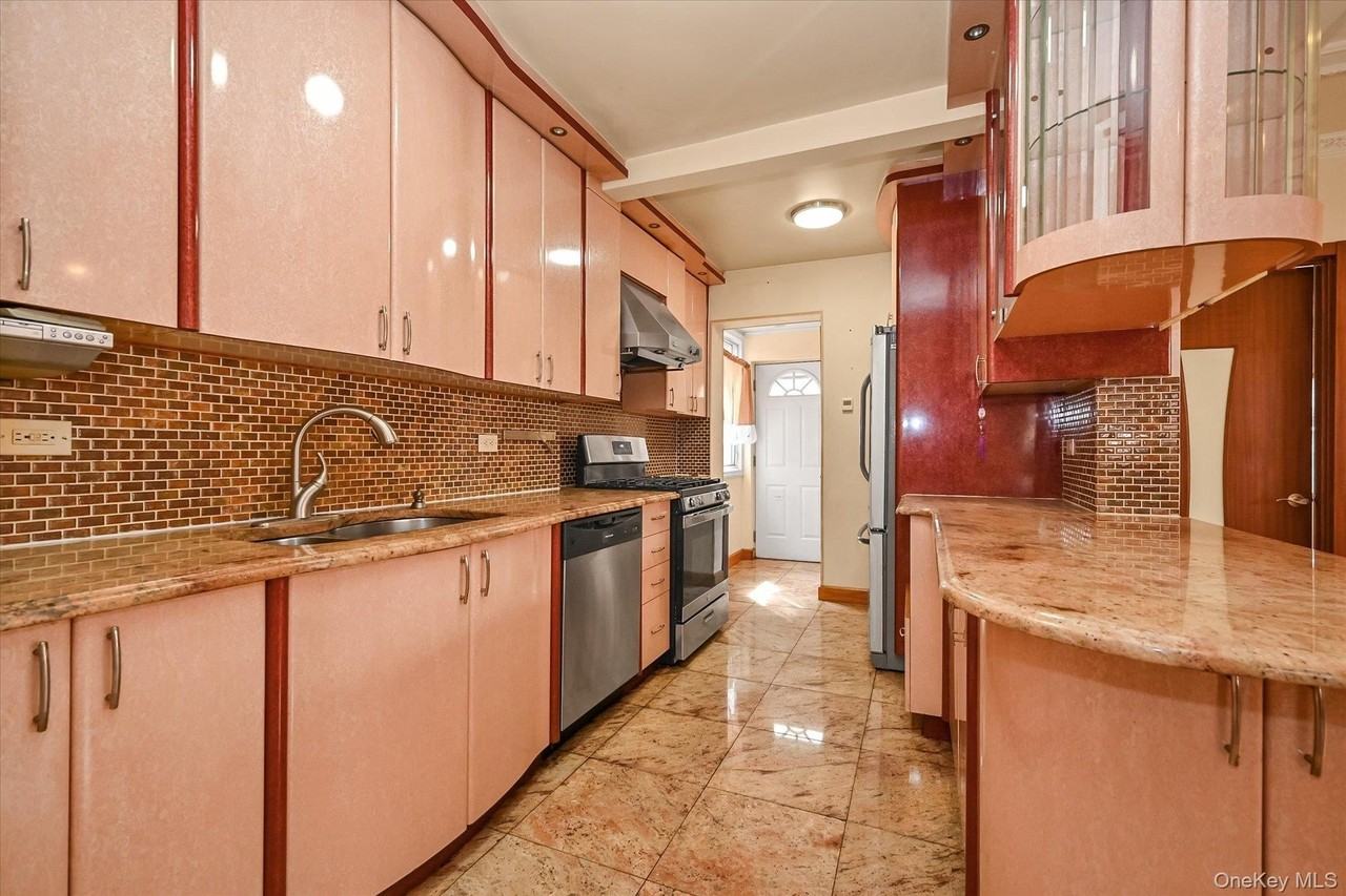 6342 Alderton St - Photo 7 of 23