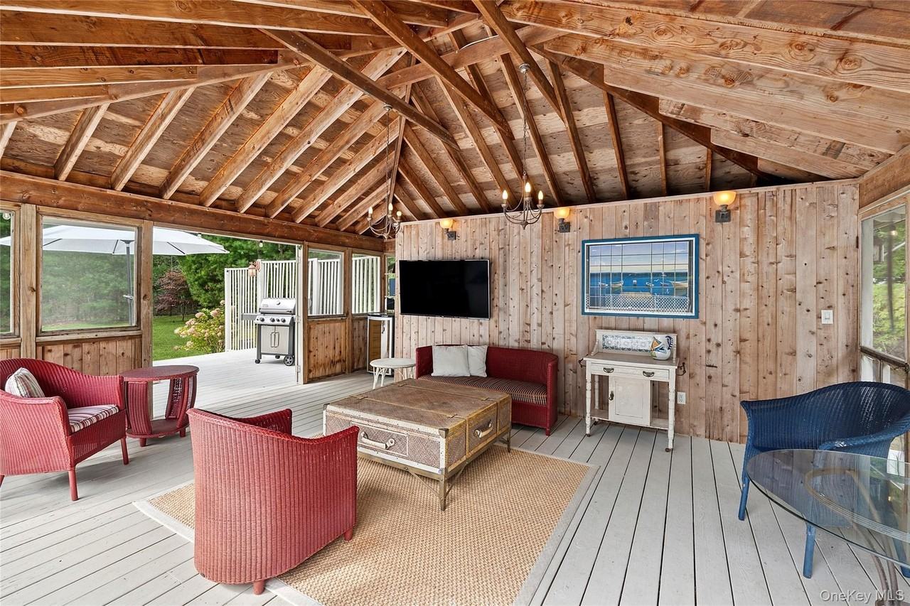 11 Sandown Ct - Photo 4 of 24