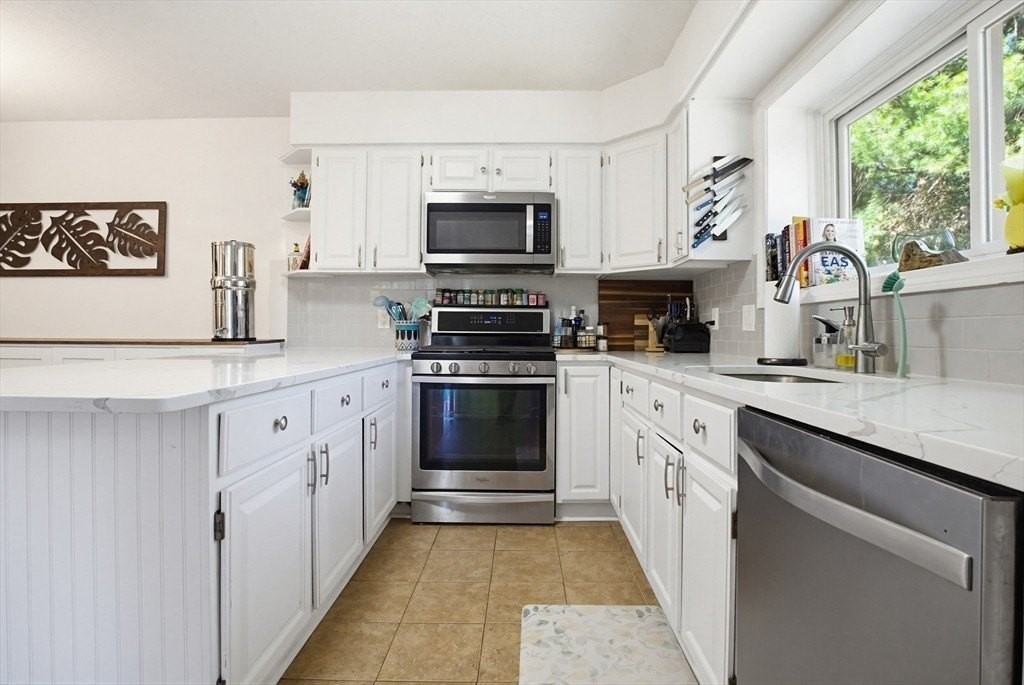 49 Captain Eames Cir #49 - Photo 6 of 33