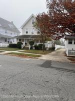 featured image of 205 11th Ave #3