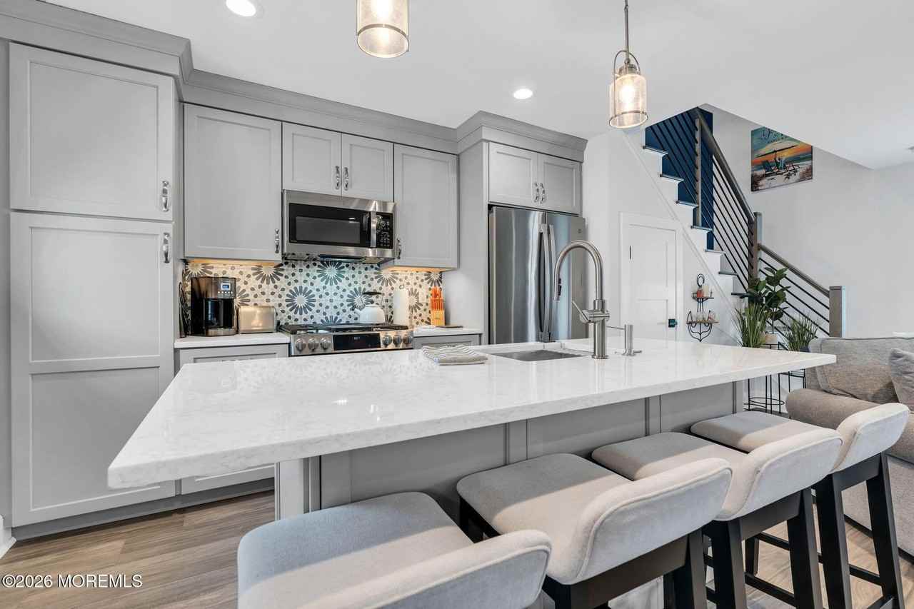 502 12th Ave #REAR - Photo 4 of 29