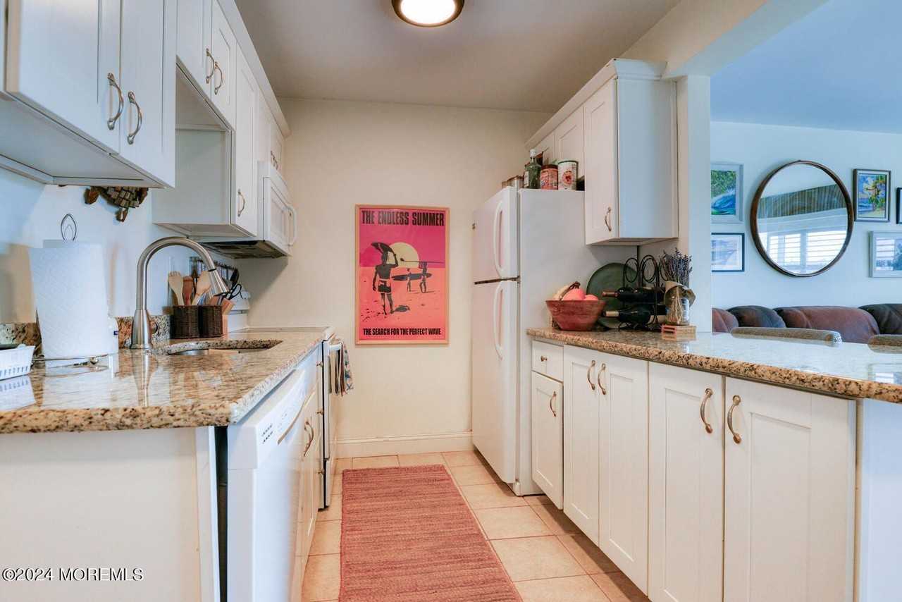 96 5th Ave #4 - Photo 3 of 17