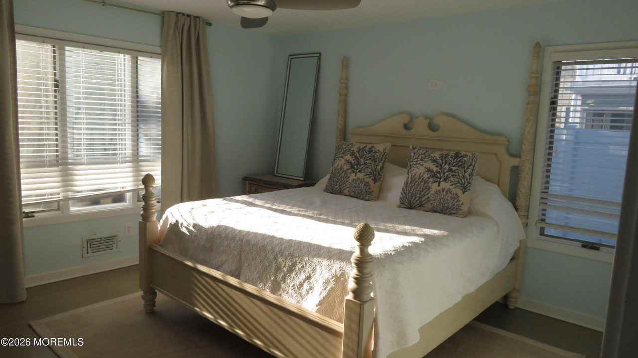 165 Sunset Ln - Photo 3 of 15