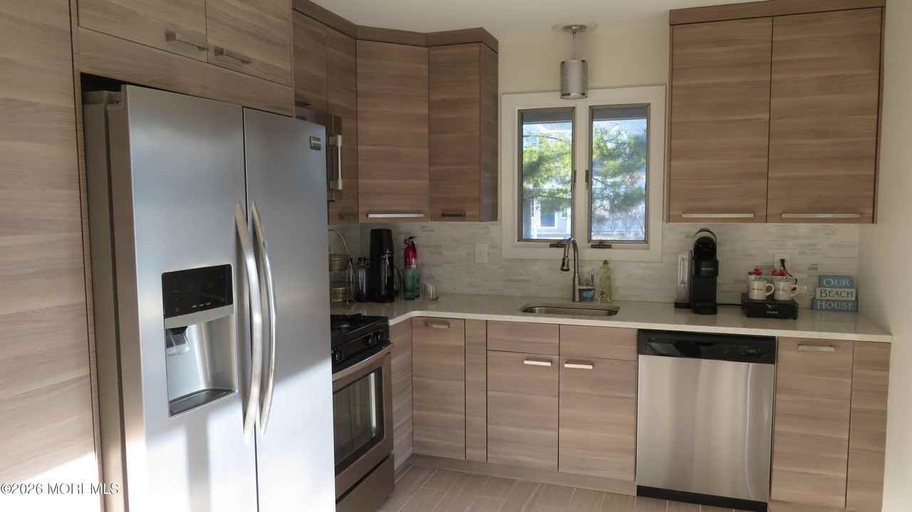 165 Sunset Ln - Photo 7 of 15