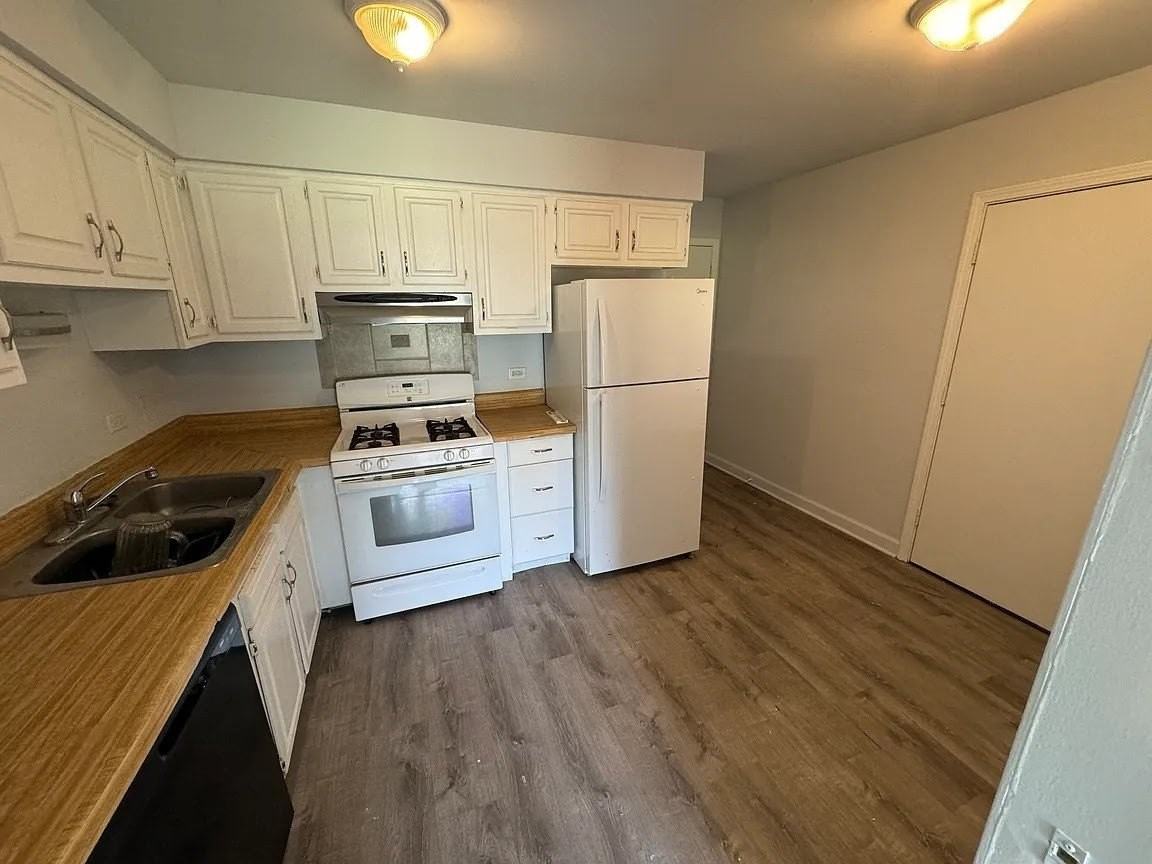 90 Olesen Dr #101 - Photo 5 of 8