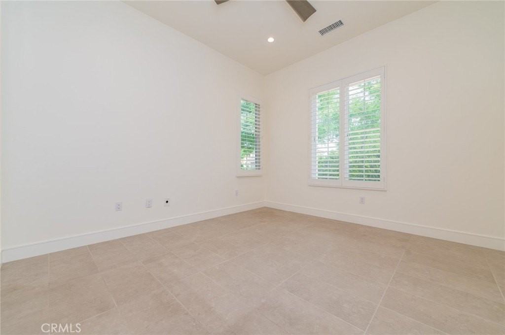 120 Lomita - Photo 4 of 35