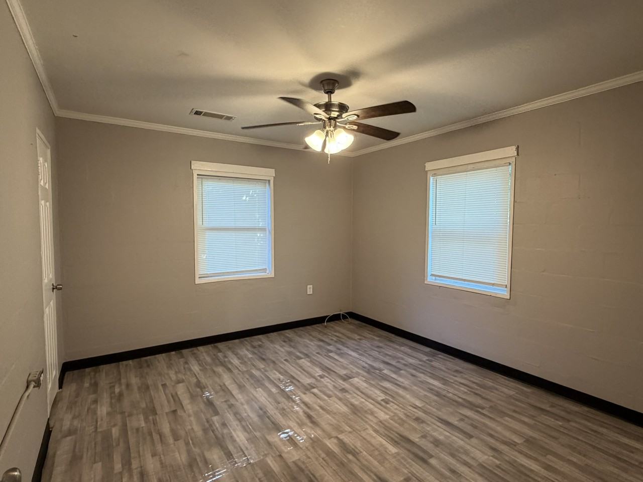 1109 W Wall St #1 - Photo 3 of 9