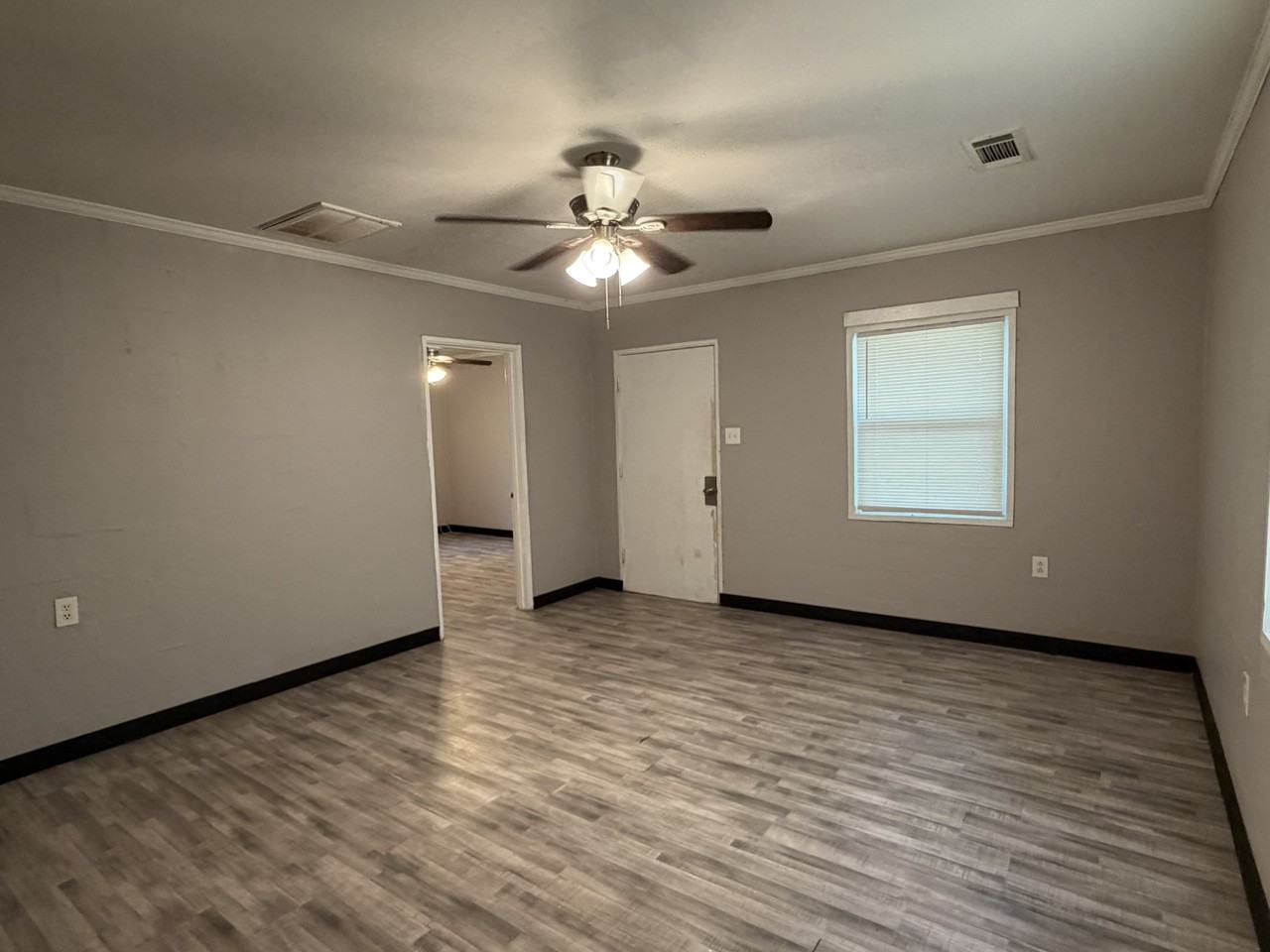 1109 W Wall St #1 - Photo 4 of 9