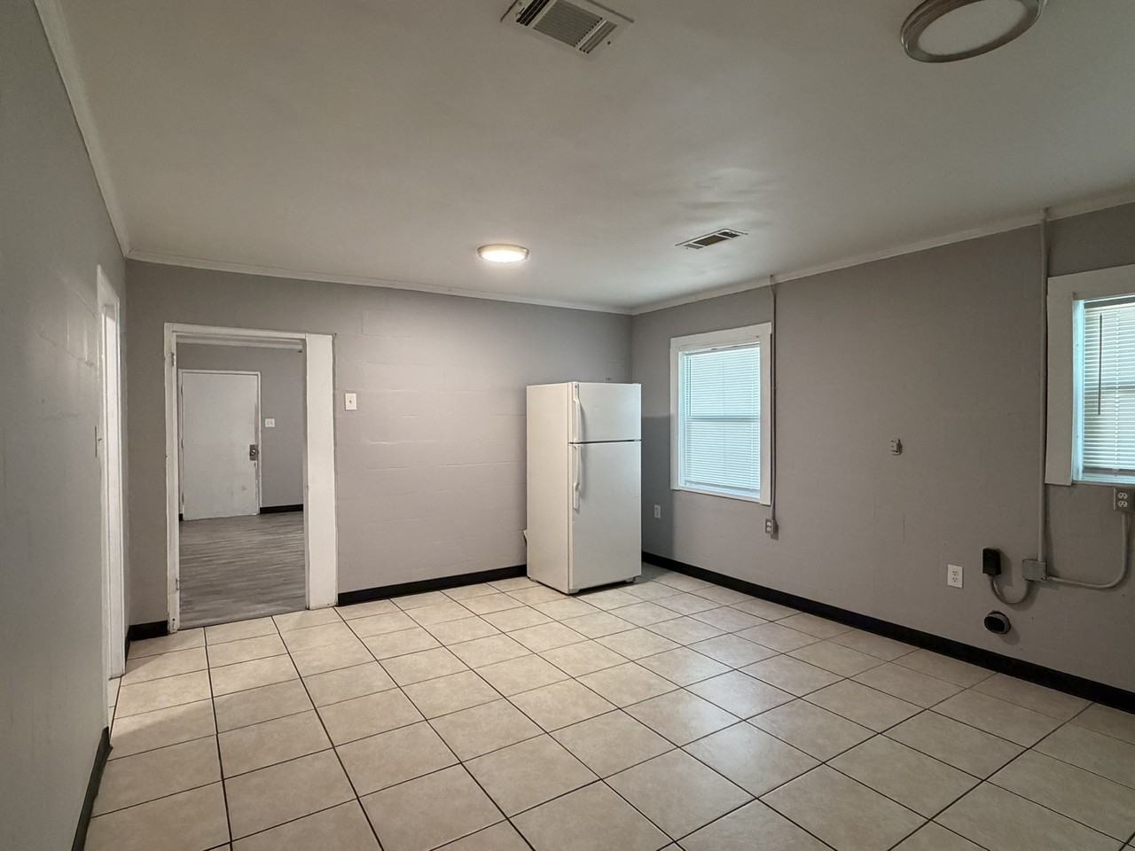 1109 W Wall St #1 - Photo 6 of 9