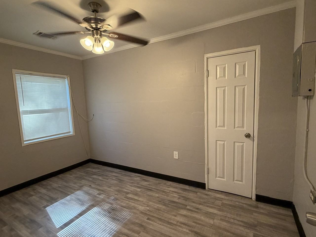 1109 W Wall St #1 - Photo 7 of 9